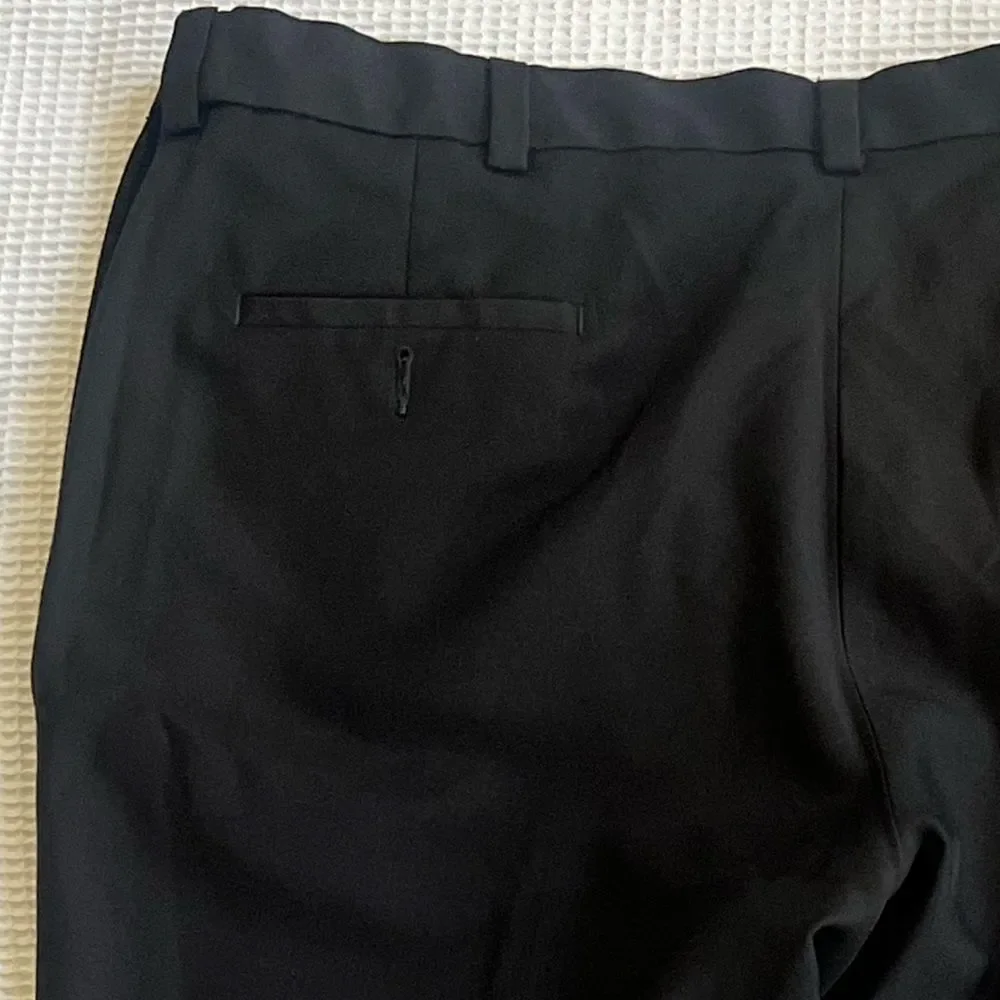 Haggar Classic Fit Expandable Waistband Black Pants Slacks 40 X 30